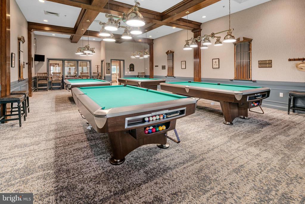 2 WOODLAKE COURT