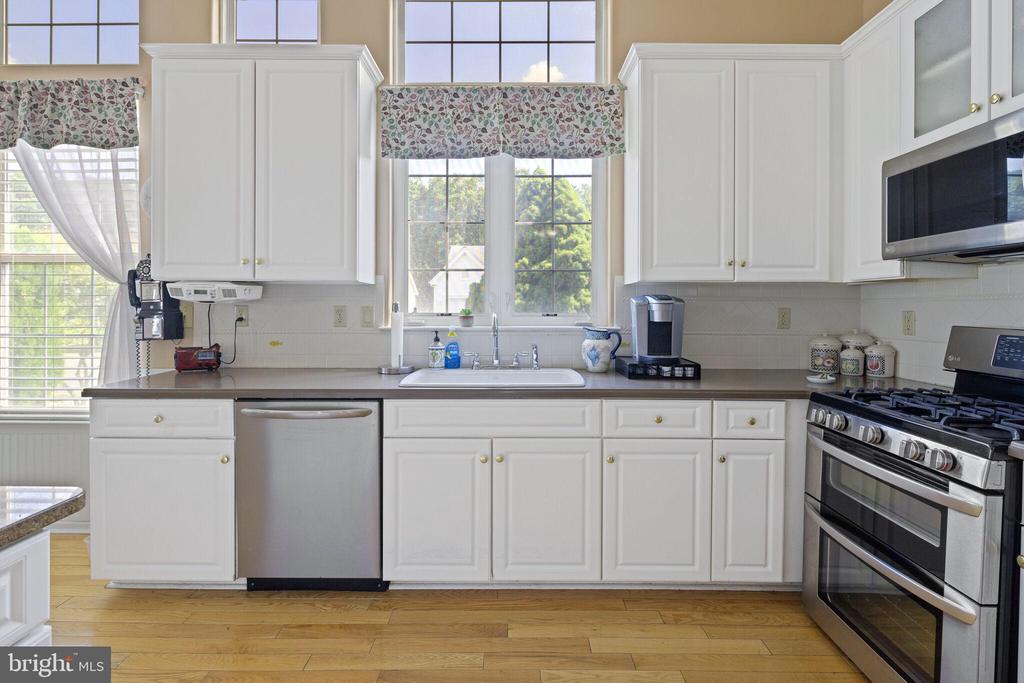 2 WOODLAKE COURT