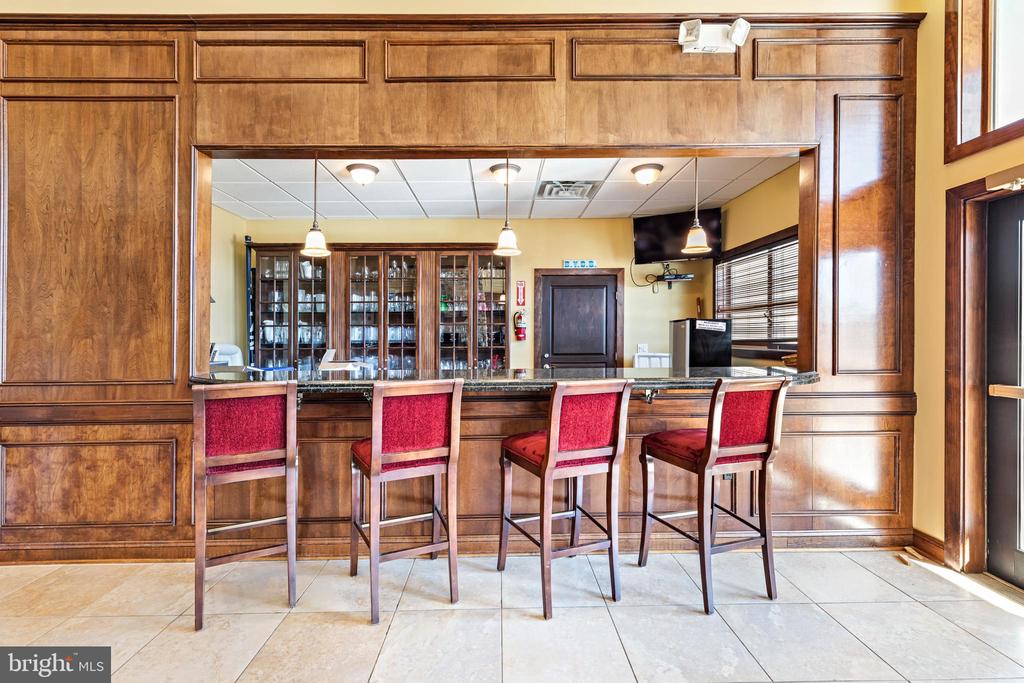 2 WOODLAKE COURT