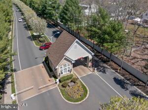 2 WOODLAKE COURT