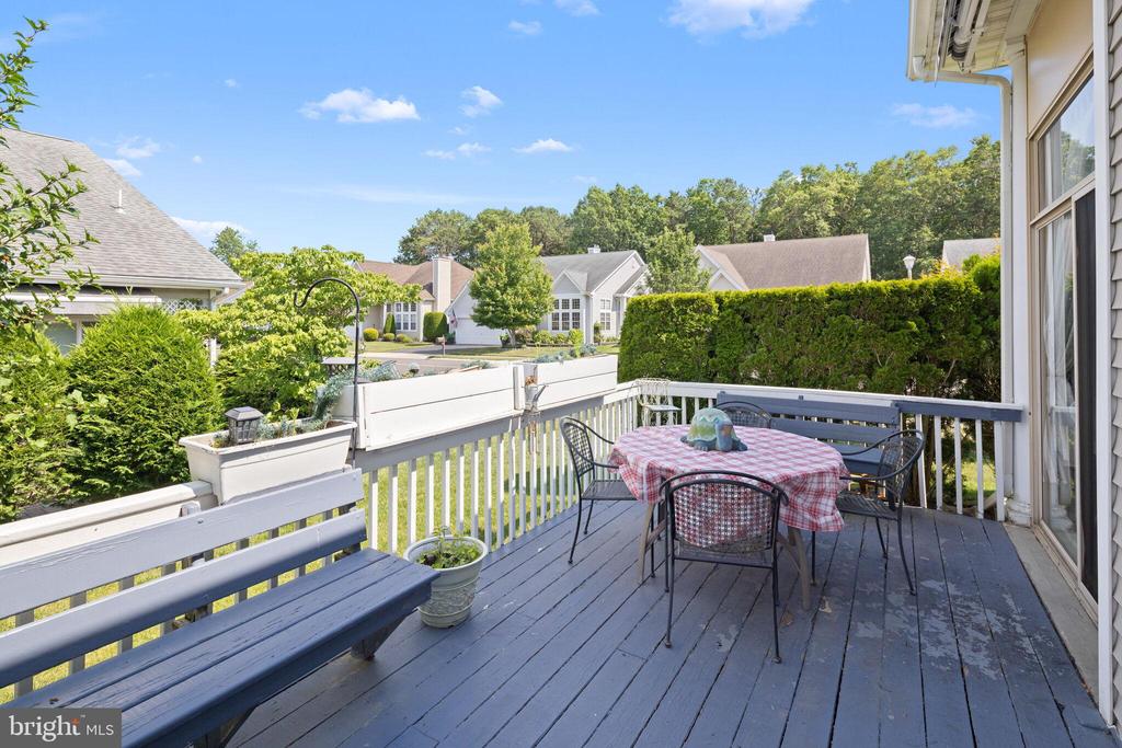 2 WOODLAKE COURT