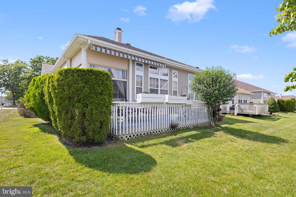 2 WOODLAKE COURT