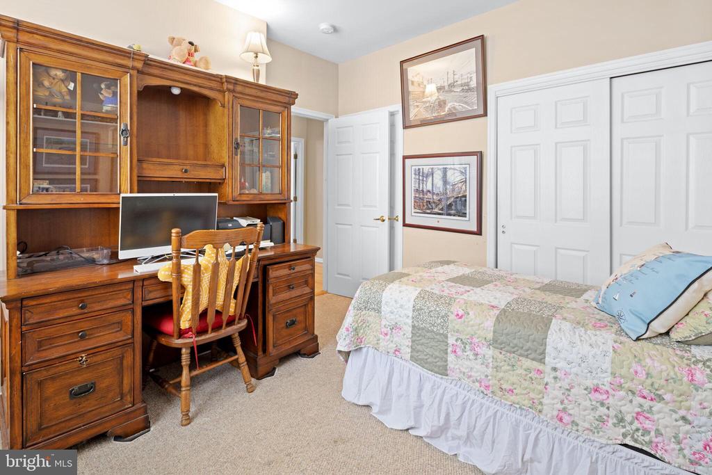 2 WOODLAKE COURT