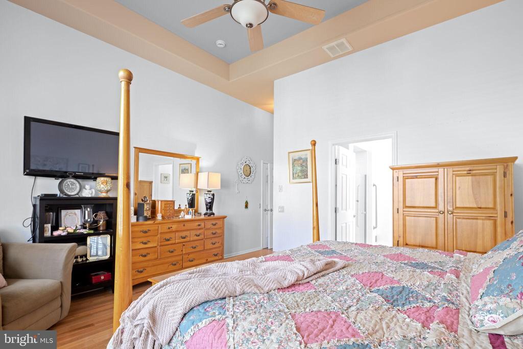 2 WOODLAKE COURT