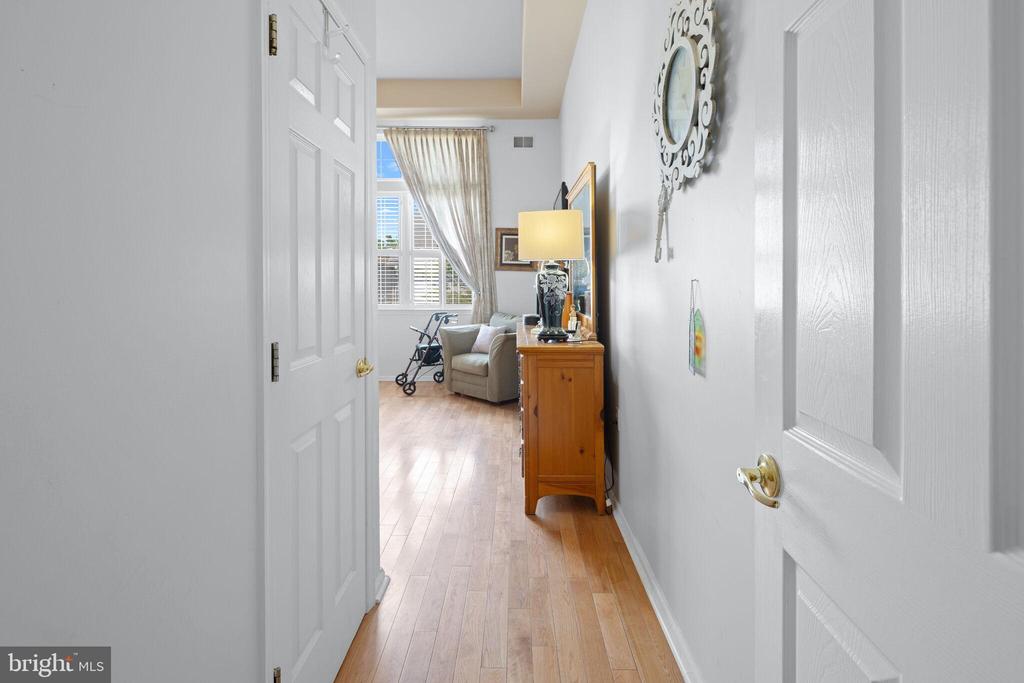 2 WOODLAKE COURT