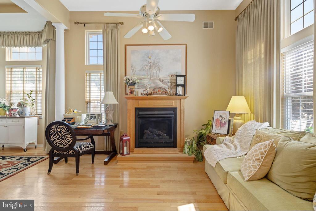 2 WOODLAKE COURT