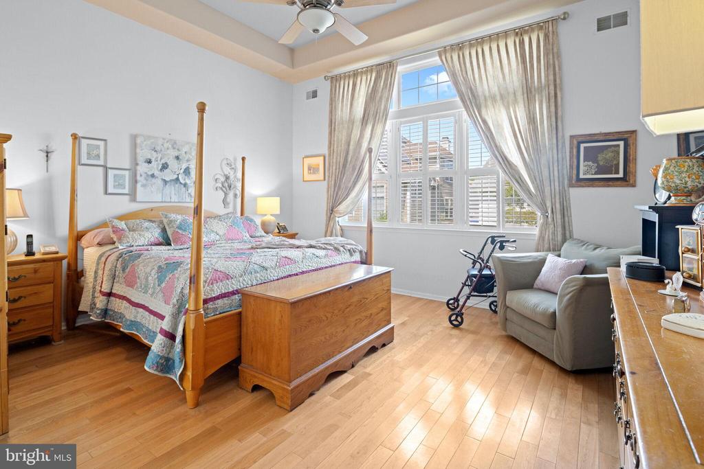 2 WOODLAKE COURT