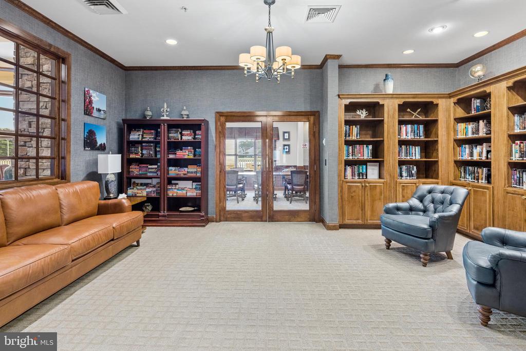 2 WOODLAKE COURT