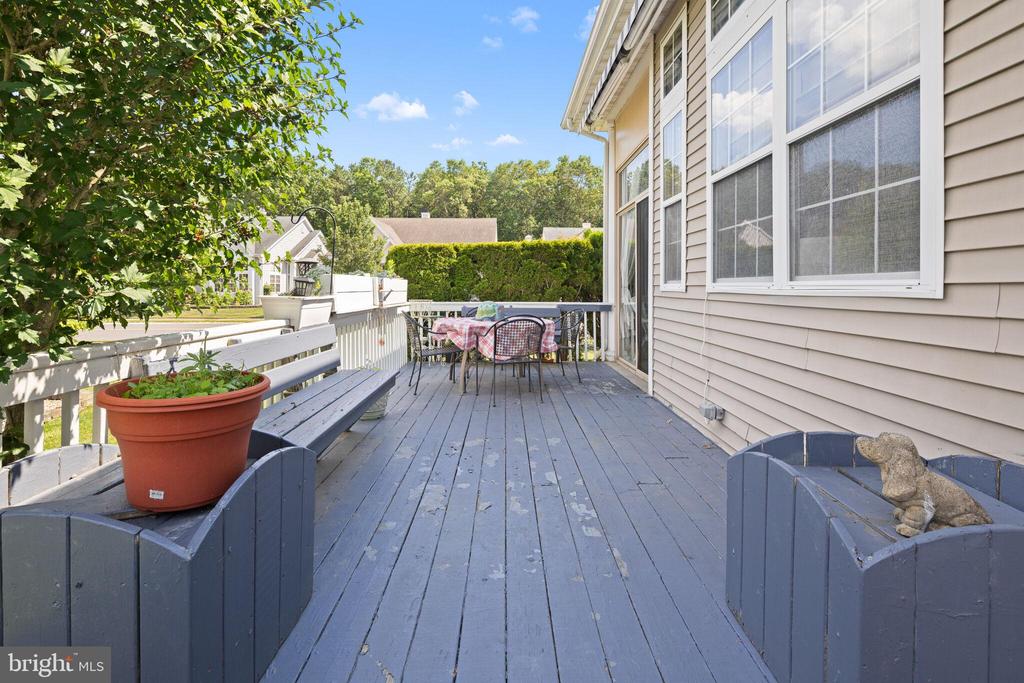 2 WOODLAKE COURT