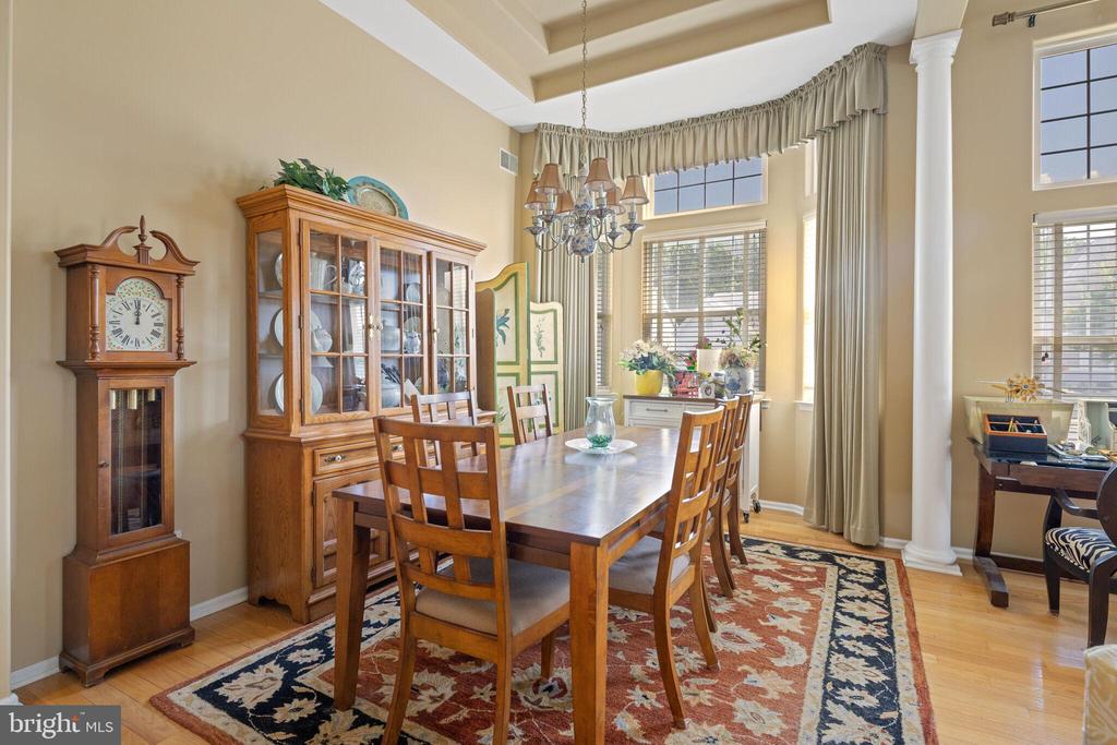 2 WOODLAKE COURT