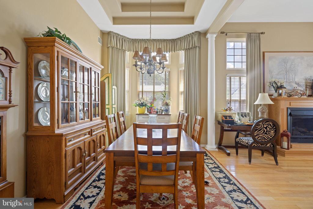 2 WOODLAKE COURT