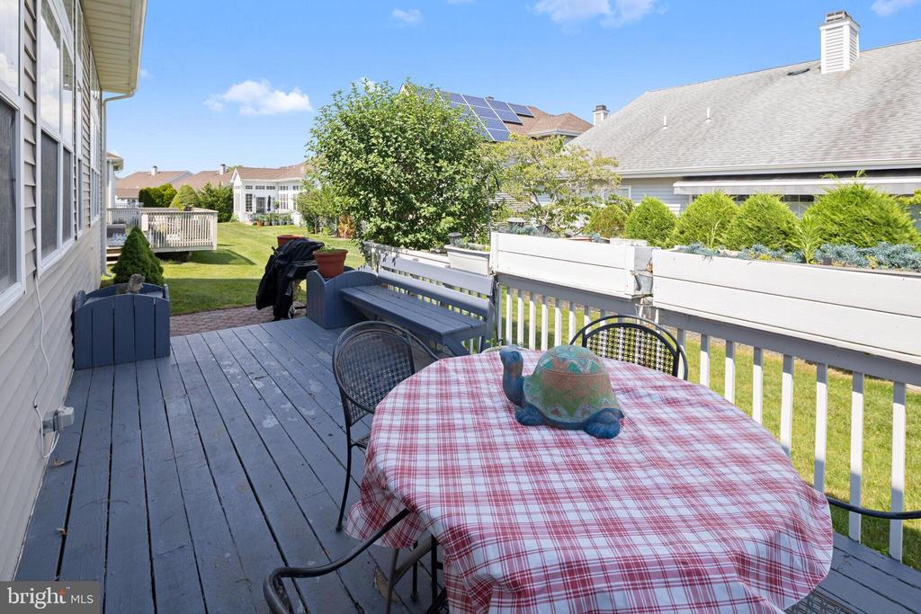 2 WOODLAKE COURT