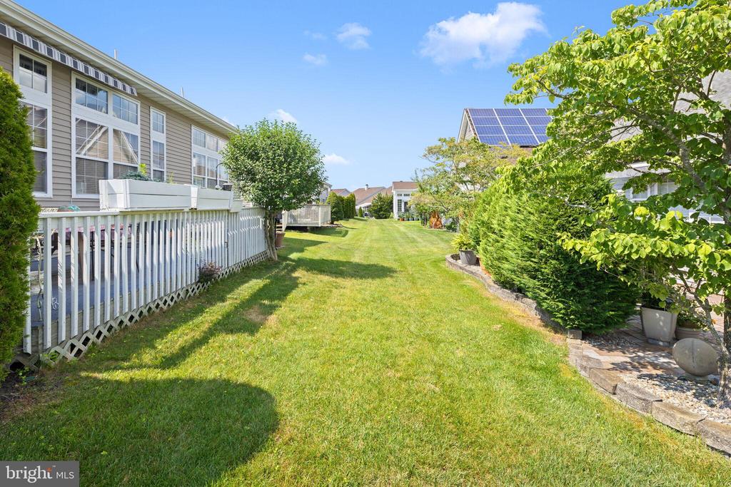 2 WOODLAKE COURT