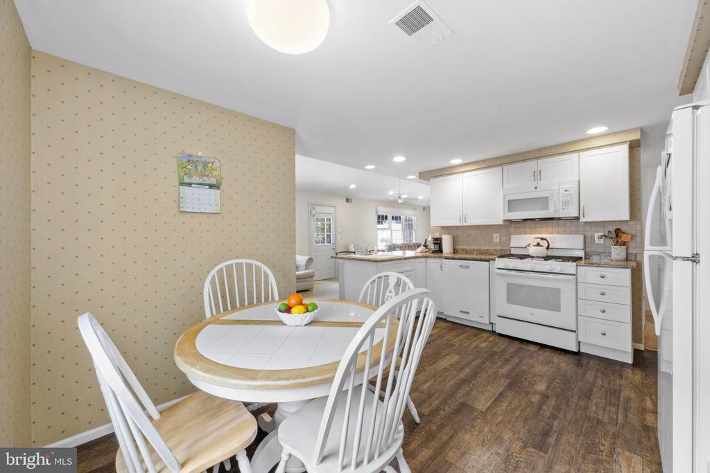 272 N 2ND STREET