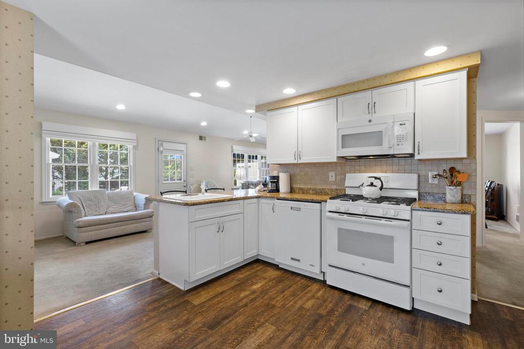 272 N 2ND STREET
