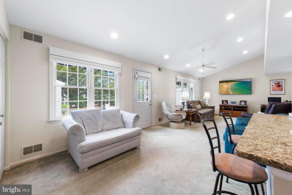 272 N 2ND STREET