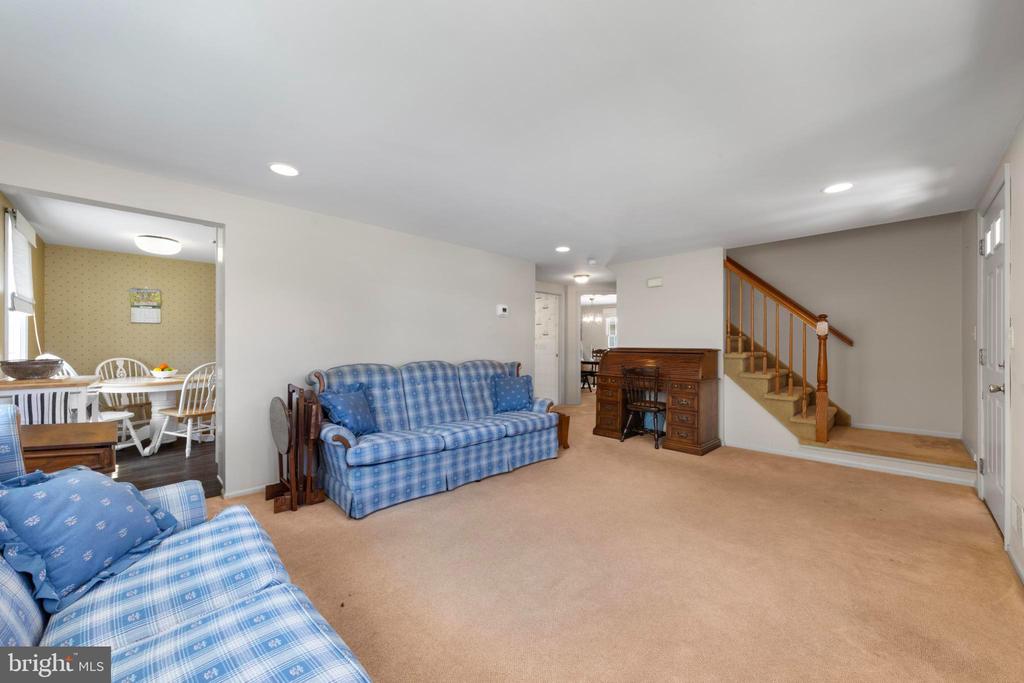 272 N 2ND STREET