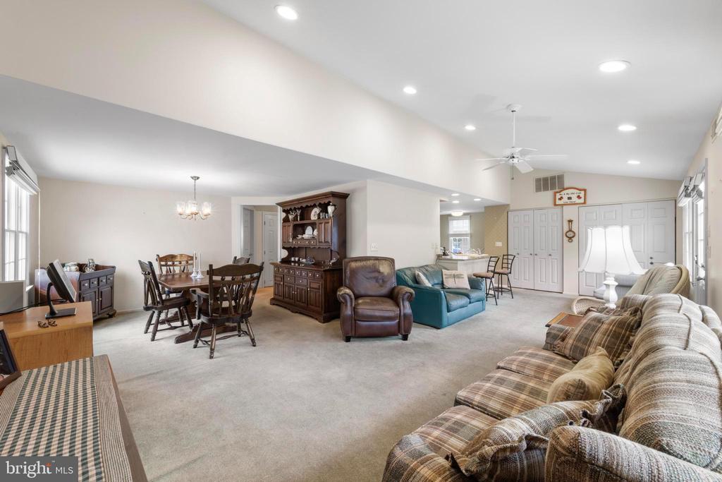 272 N 2ND STREET