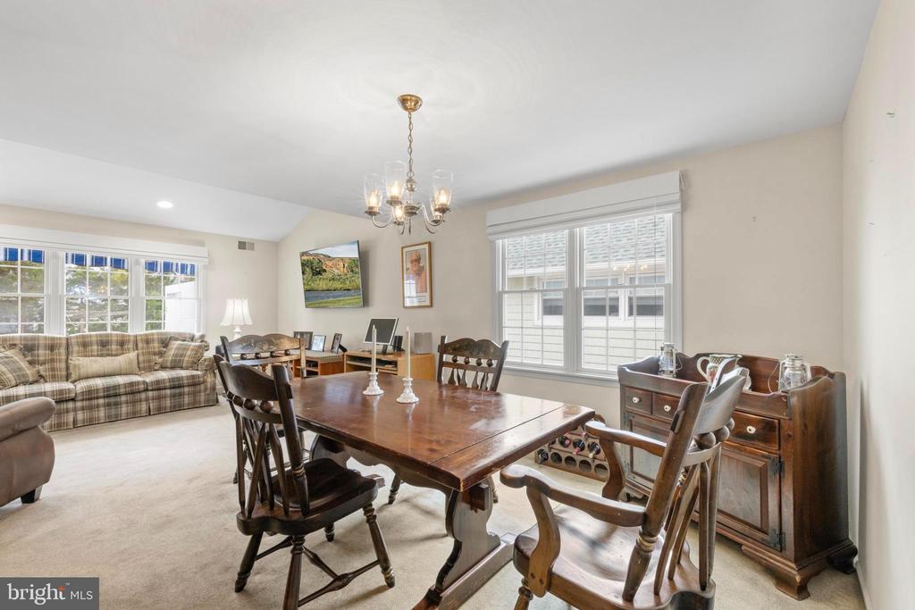 272 N 2ND STREET