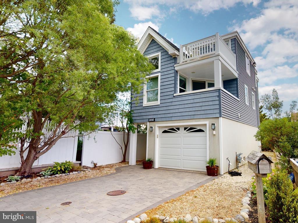 2012 E BAY TERRACE