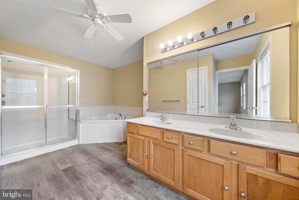 746 RAILROAD DRIVE