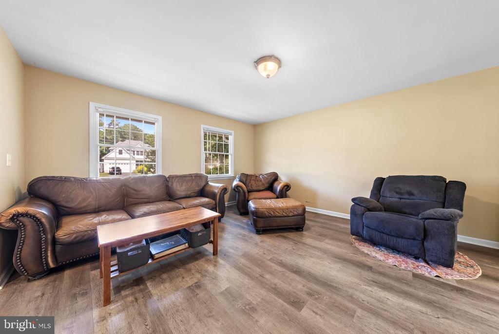 746 RAILROAD DRIVE