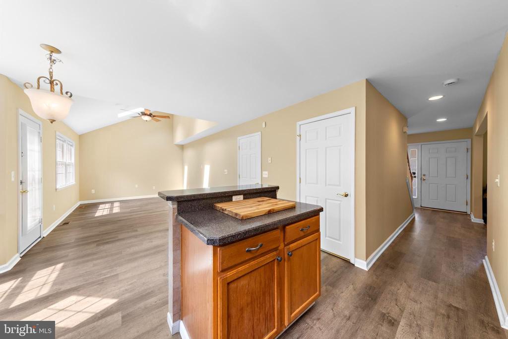 746 RAILROAD DRIVE