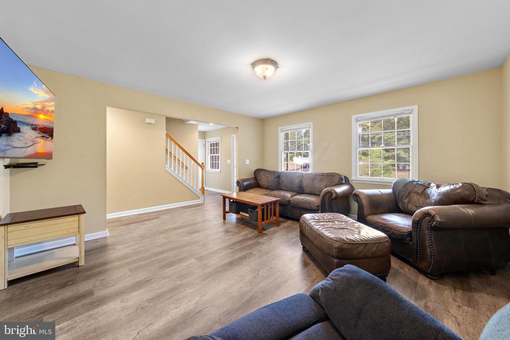 746 RAILROAD DRIVE