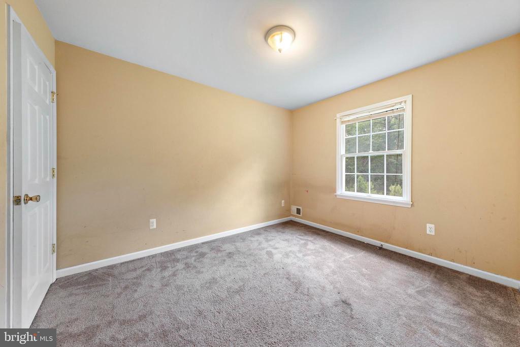 746 RAILROAD DRIVE