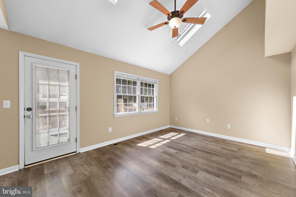 746 RAILROAD DRIVE
