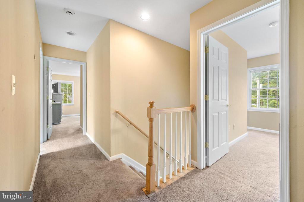 746 RAILROAD DRIVE