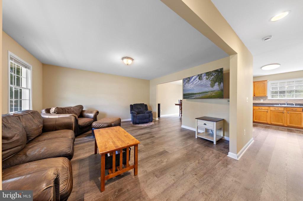 746 RAILROAD DRIVE