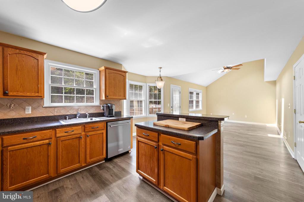 746 RAILROAD DRIVE