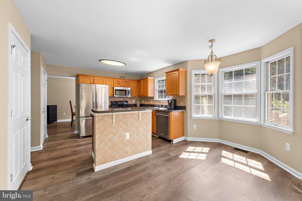 746 RAILROAD DRIVE