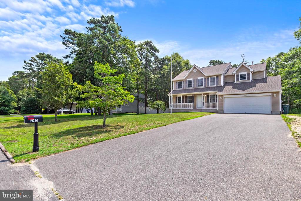 746 RAILROAD DRIVE