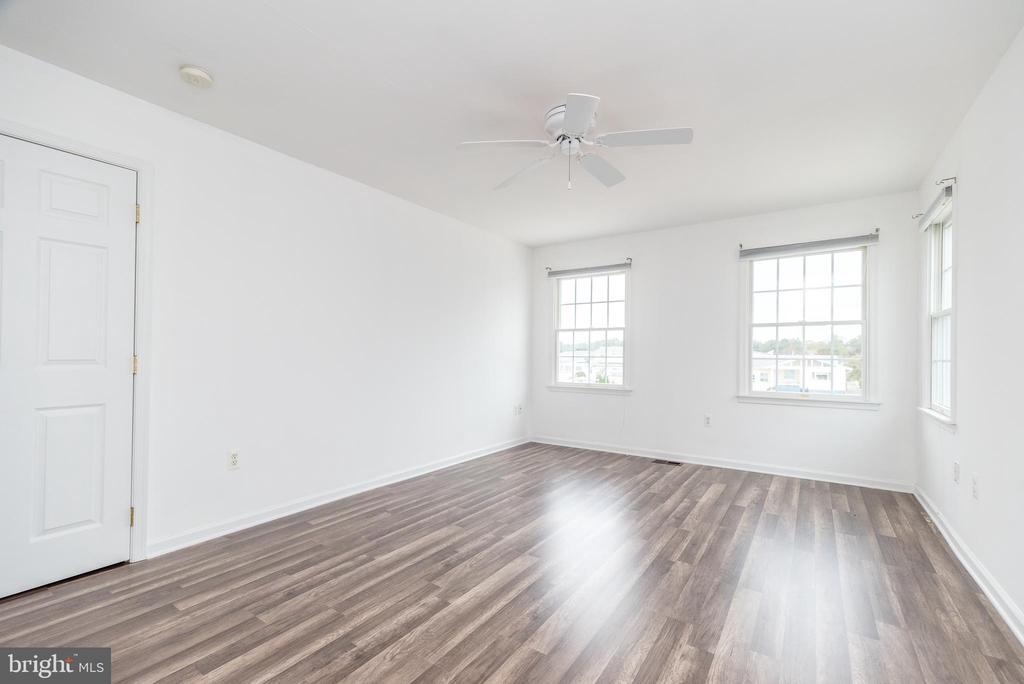 10 SEA ISLE DRIVE