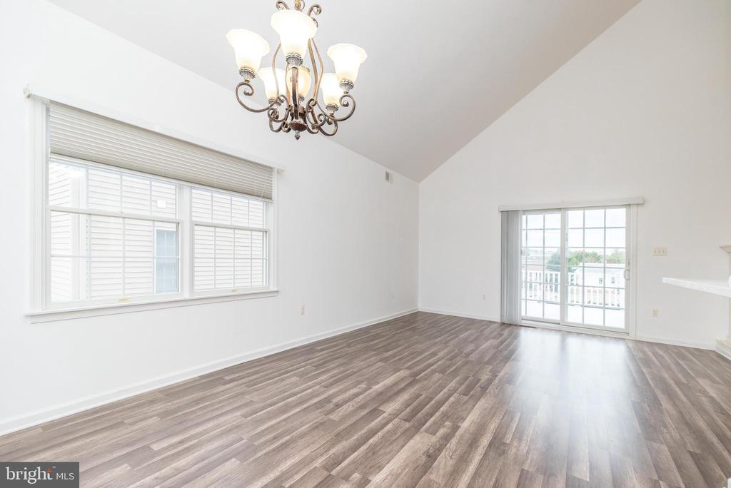 10 SEA ISLE DRIVE