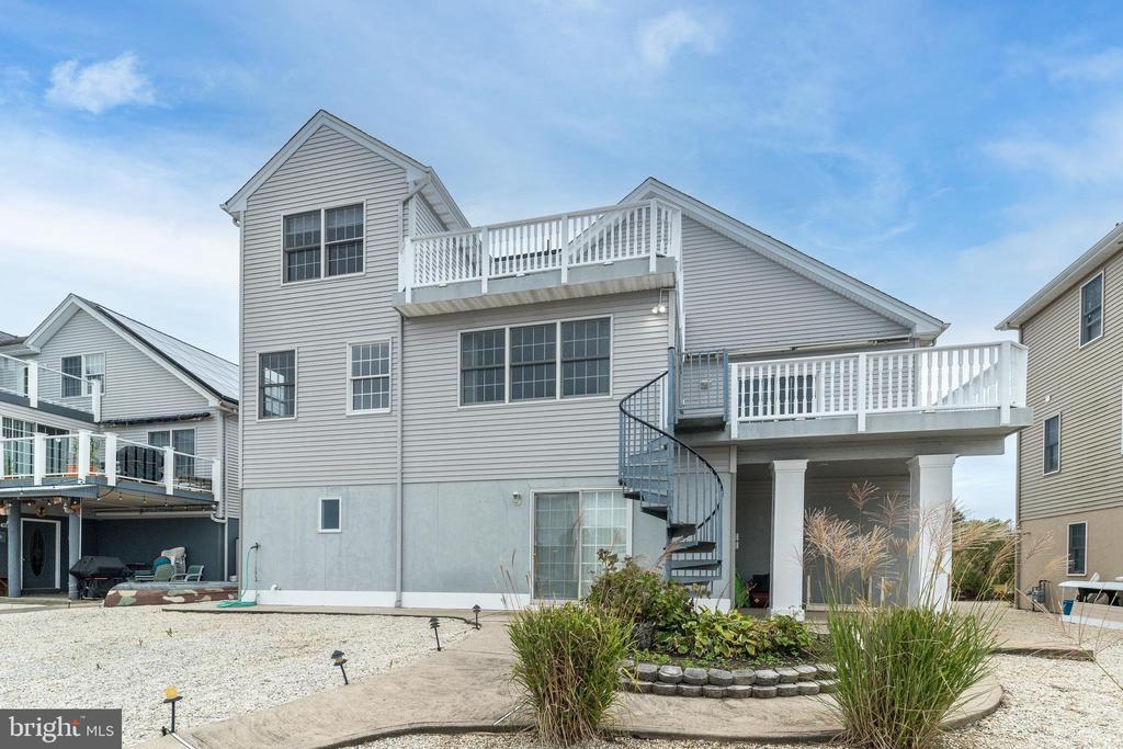 10 SEA ISLE DRIVE