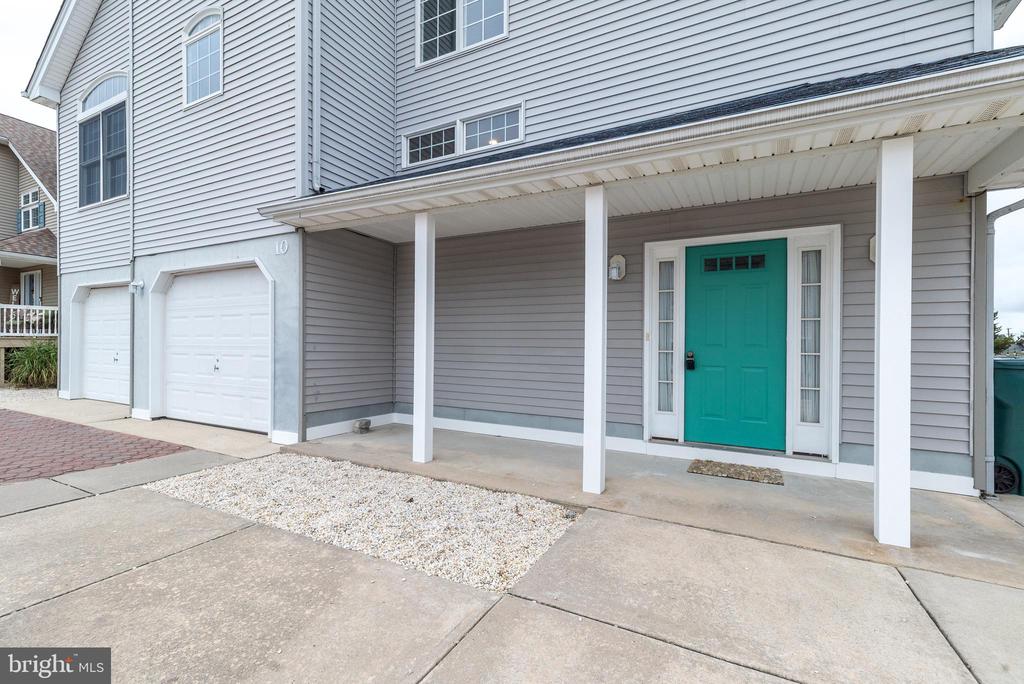 10 SEA ISLE DRIVE