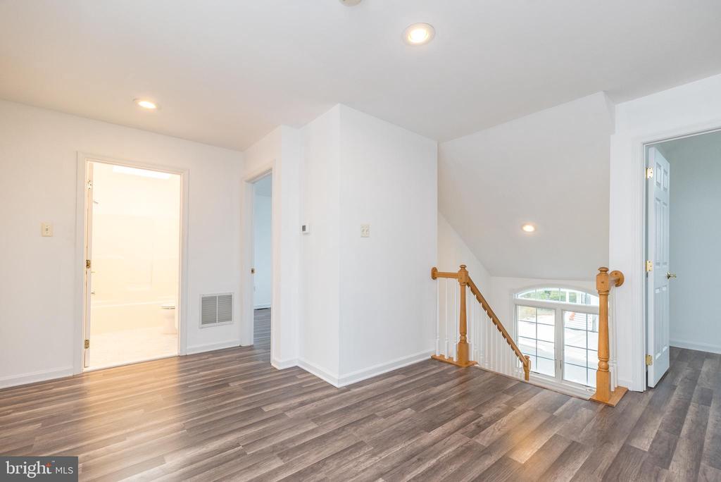 10 SEA ISLE DRIVE