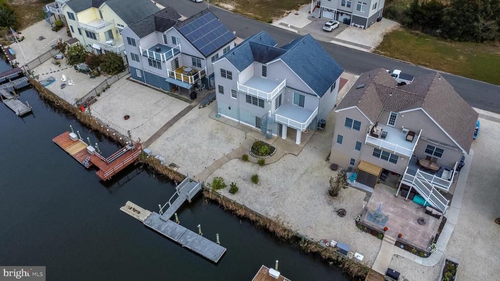 10 SEA ISLE DRIVE