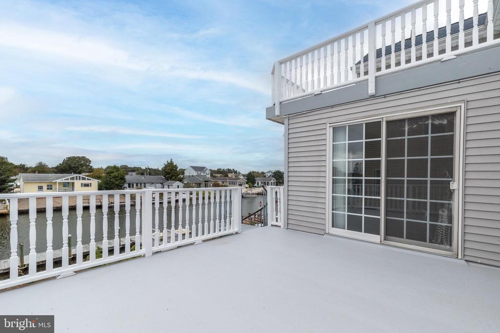 10 SEA ISLE DRIVE