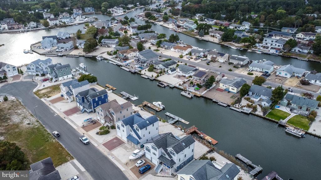 10 SEA ISLE DRIVE