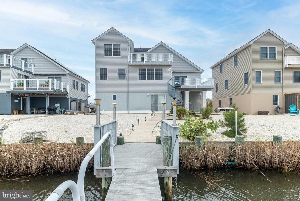 10 SEA ISLE DRIVE