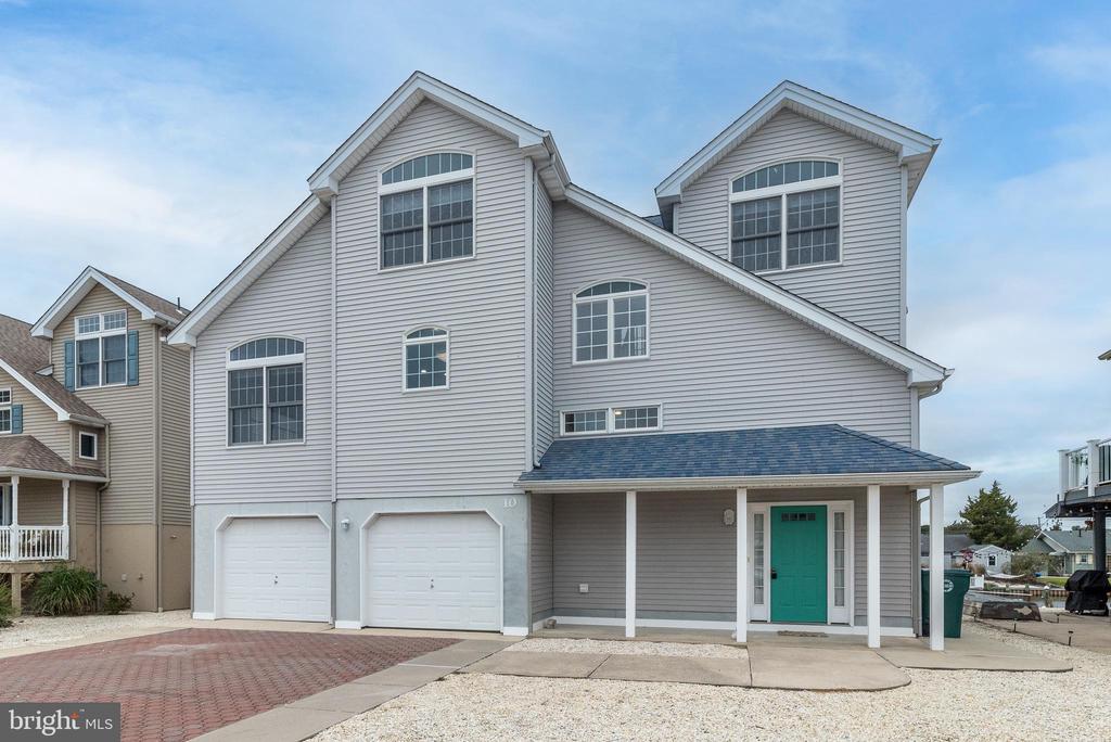 10 SEA ISLE DRIVE