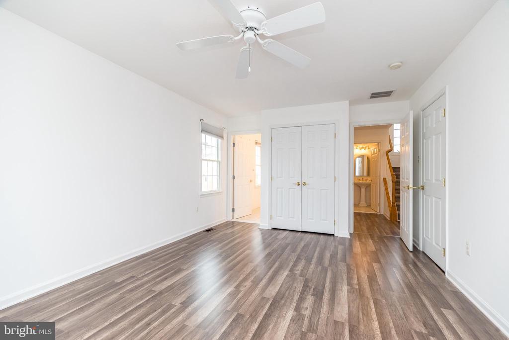10 SEA ISLE DRIVE