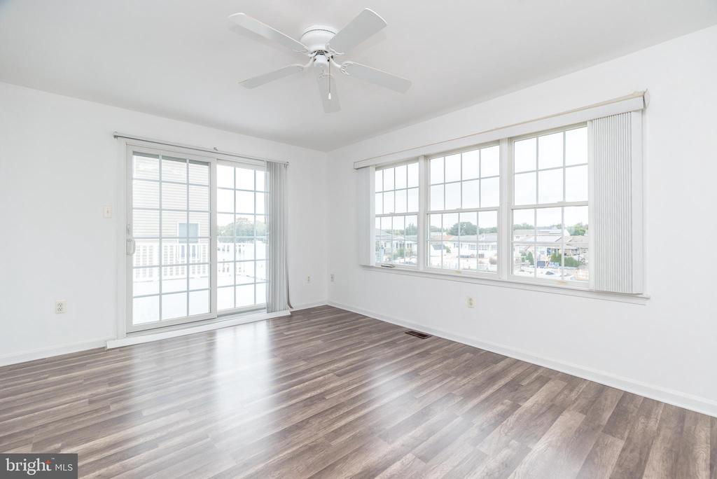 10 SEA ISLE DRIVE