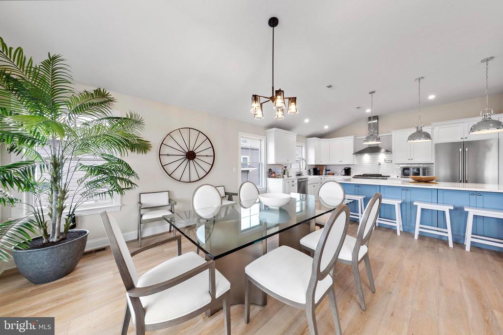 17 W HARDING AVE.