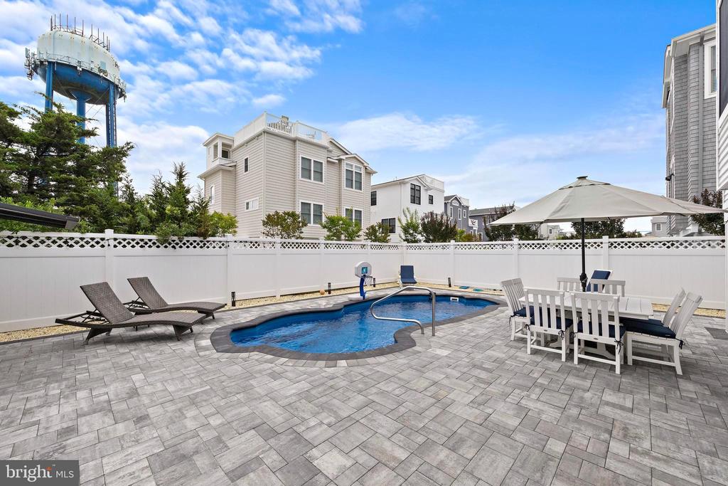 17 W HARDING AVE.