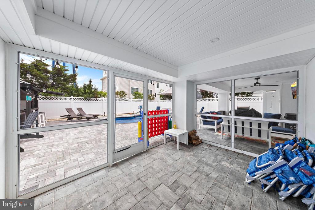 17 W HARDING AVE.